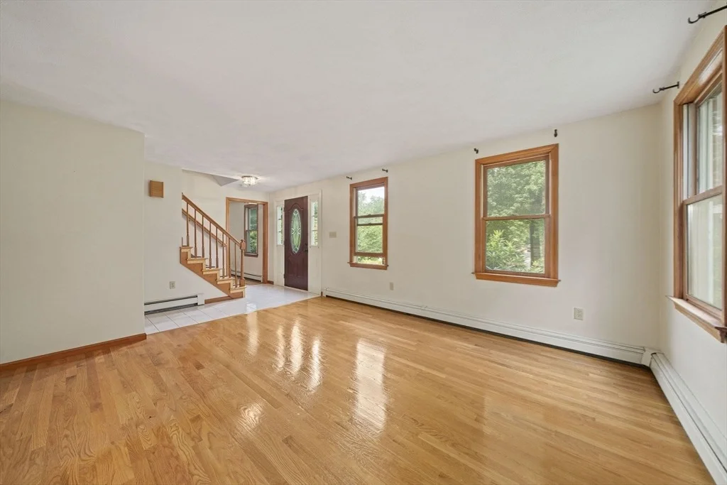 Photo of 5 Windemere Dr