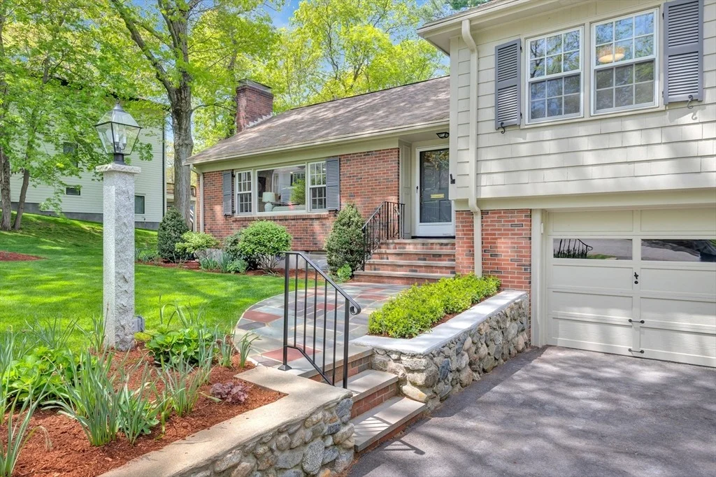 Photo of 27 Lantern Ln