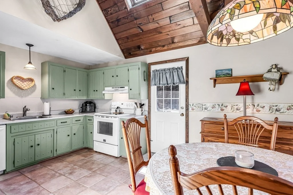 Photo of 105 Shoreline Dr