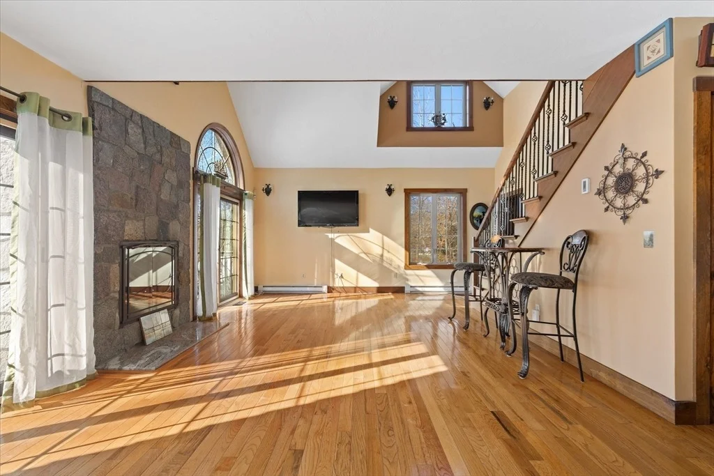 Photo of 110 Minebrook Rd