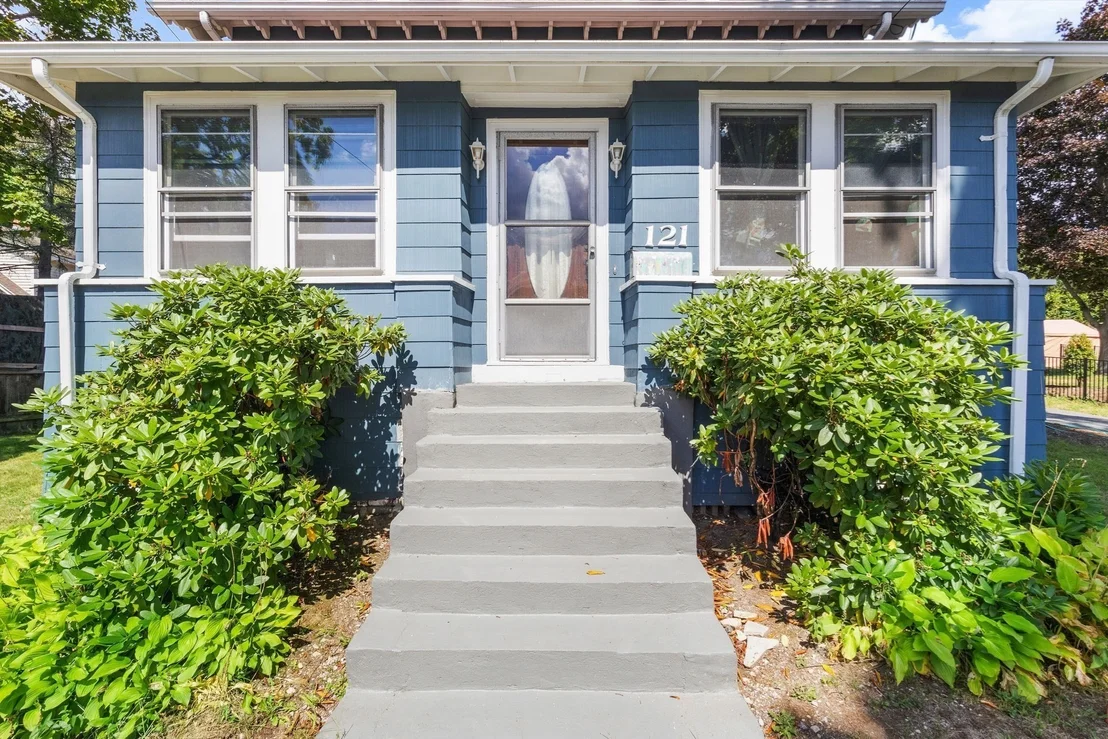 Photo of 121 Bridge St