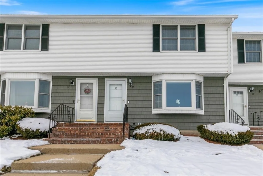 Photo of Unit 35 at 35 Christopher Dr