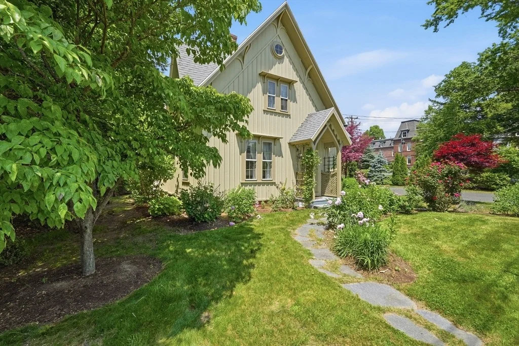 Photo of 38 Round Hill Road