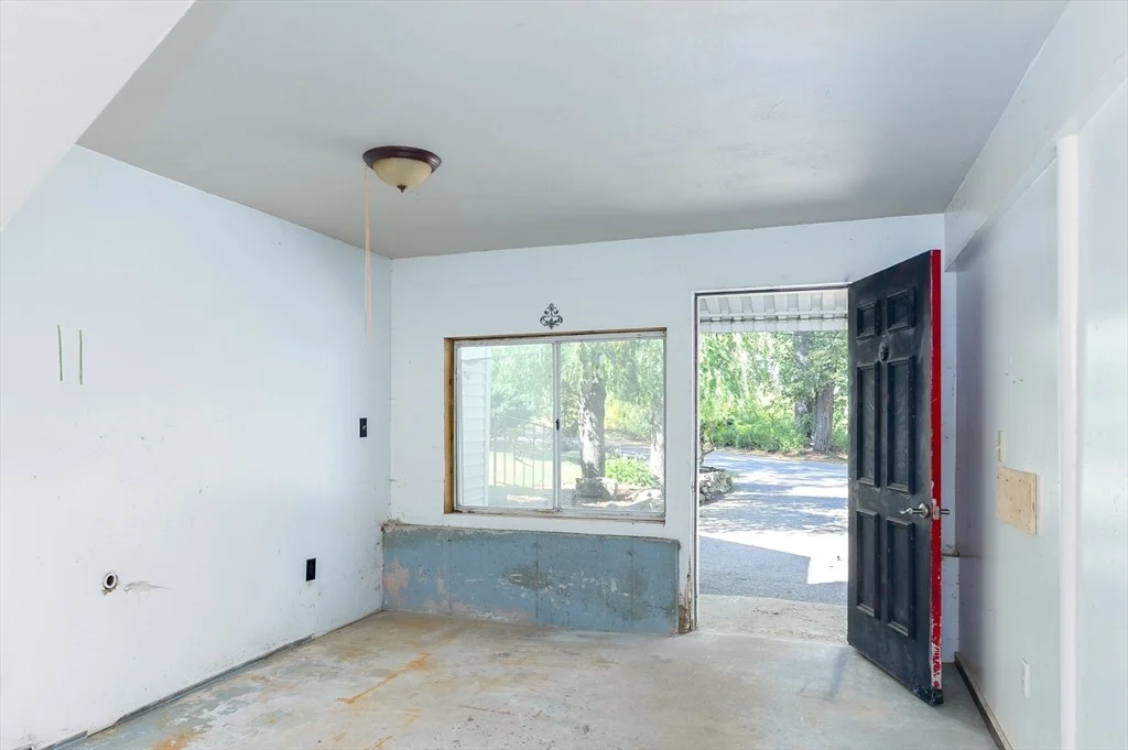 Photo of 34 Putnam Lane