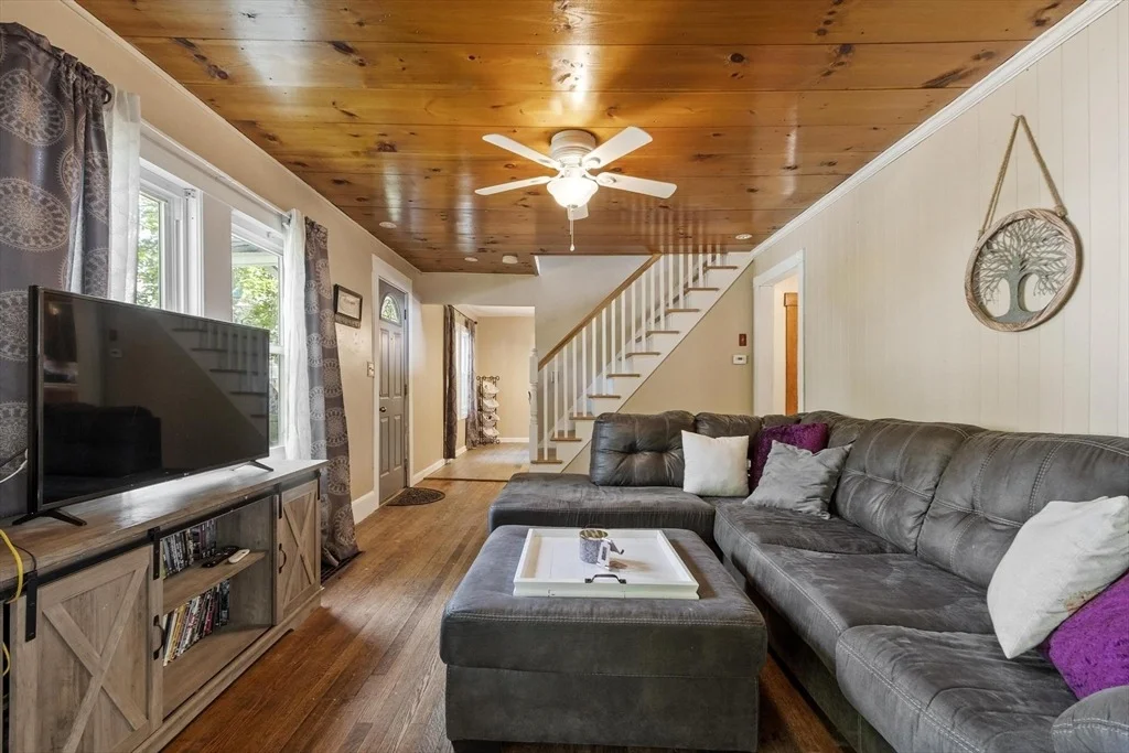 Photo of 284 Drury Ave.