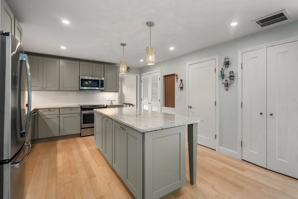 Photo of 16 Maybury Rd