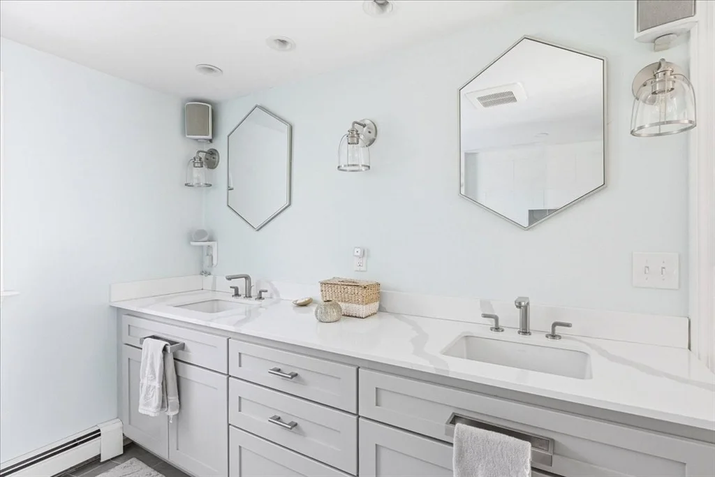 Photo of 12 Salt Marsh Ln
