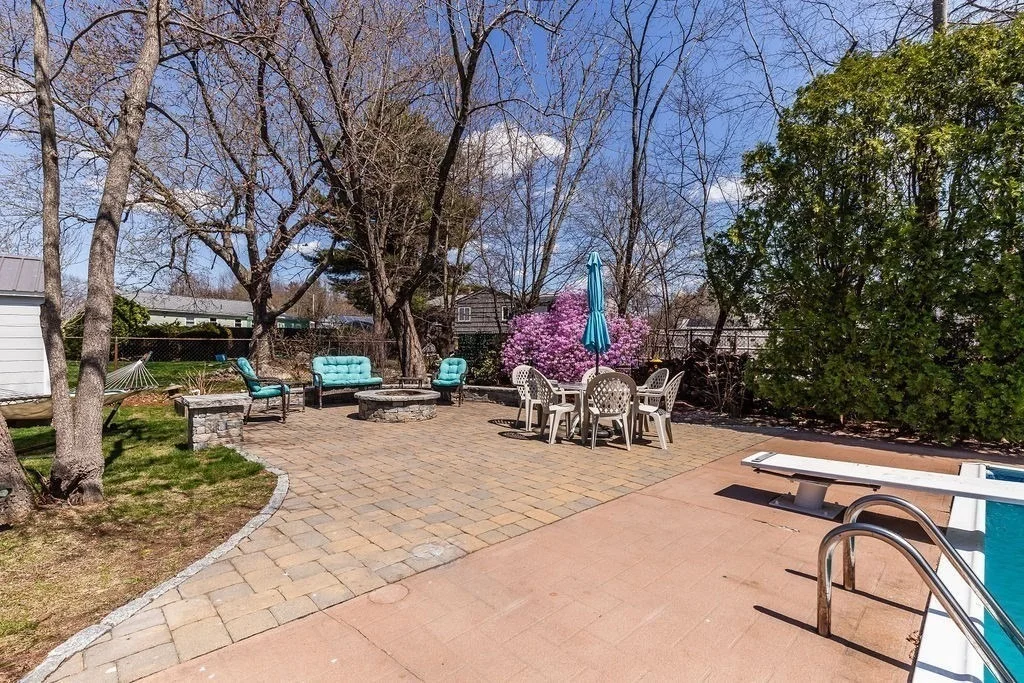 Photo of 71 Pond Ln