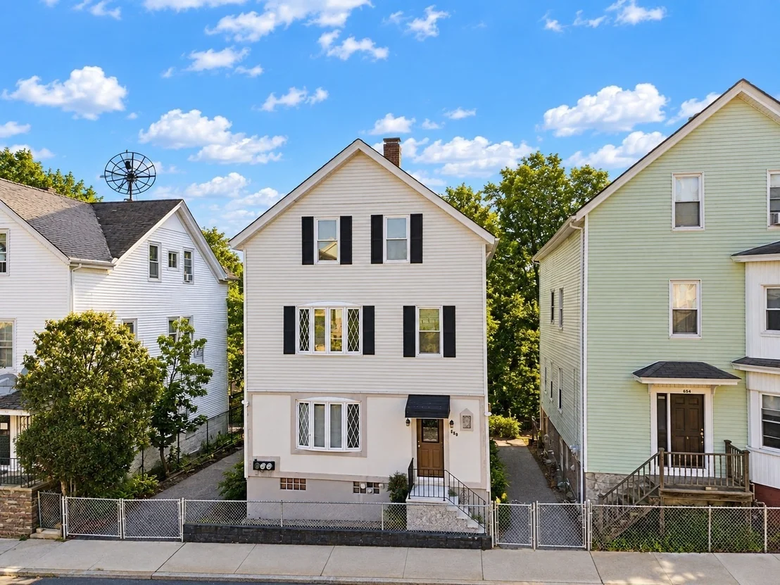 Photo of 650 Third