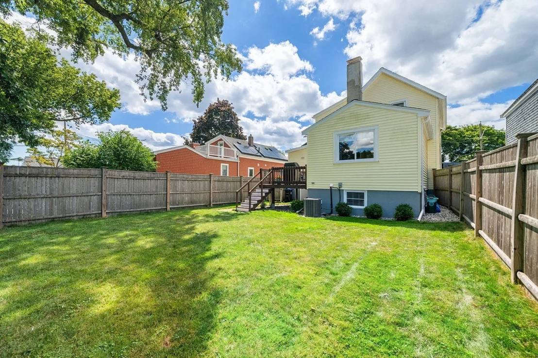 Photo of 32 Crescent Ave