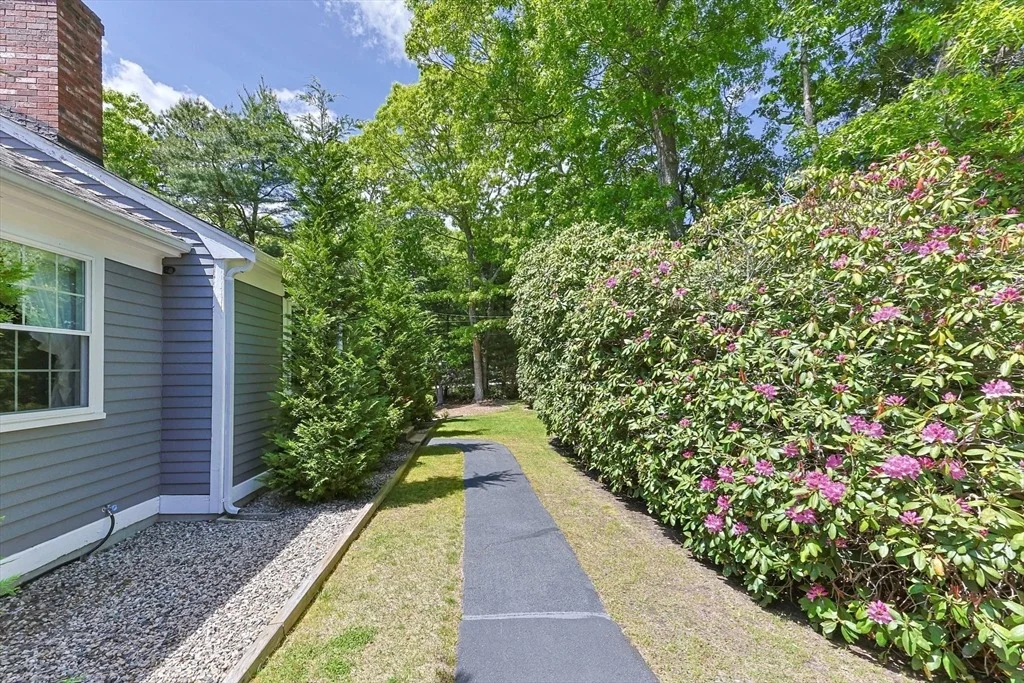 Photo of 825 Lumbert Mill Rd
