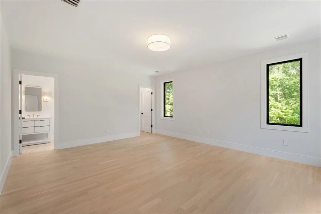 Photo of 48 Sherburne Rd