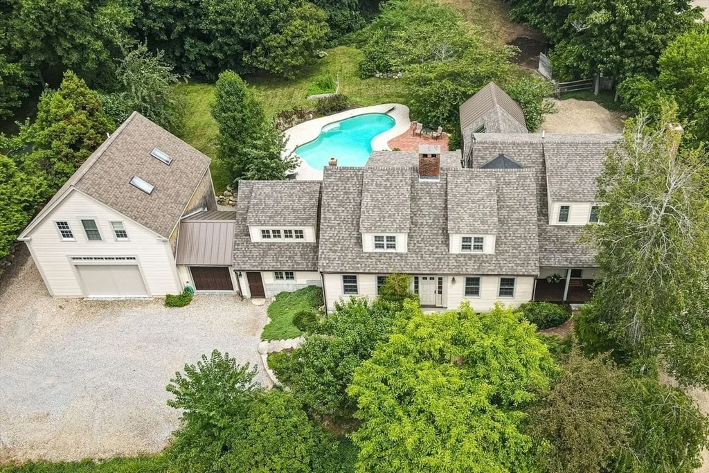 Photo of 338 Clapp Road