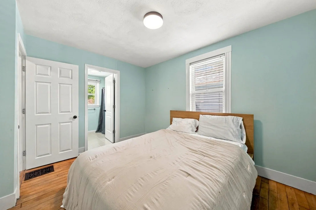 Photo of 6 Clifton Ave