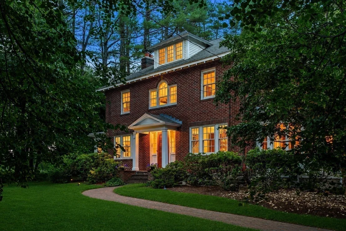 Photo of 1172 Lowell Rd