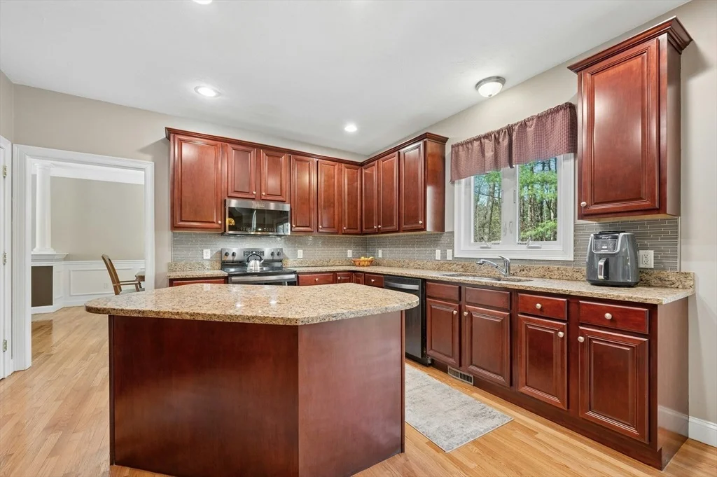 Photo of 320 Lincoln Circle