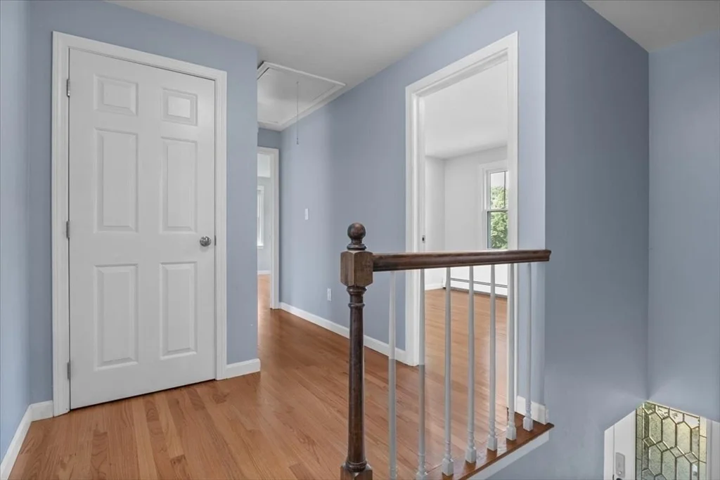 Photo of 33 Barnstable Rd