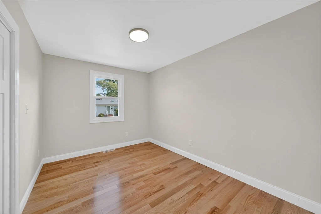 Photo of 48 Valley View Dr