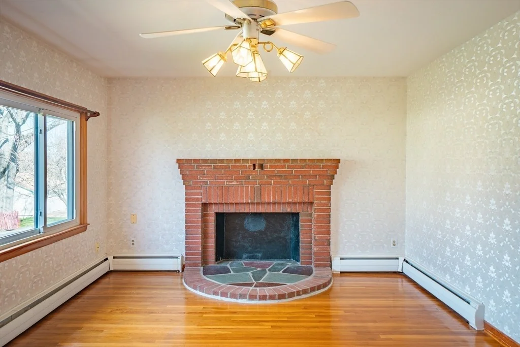 Photo of 7 Cedarcrest Rd