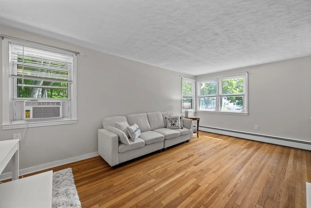 Photo of 28 Greybert Ln