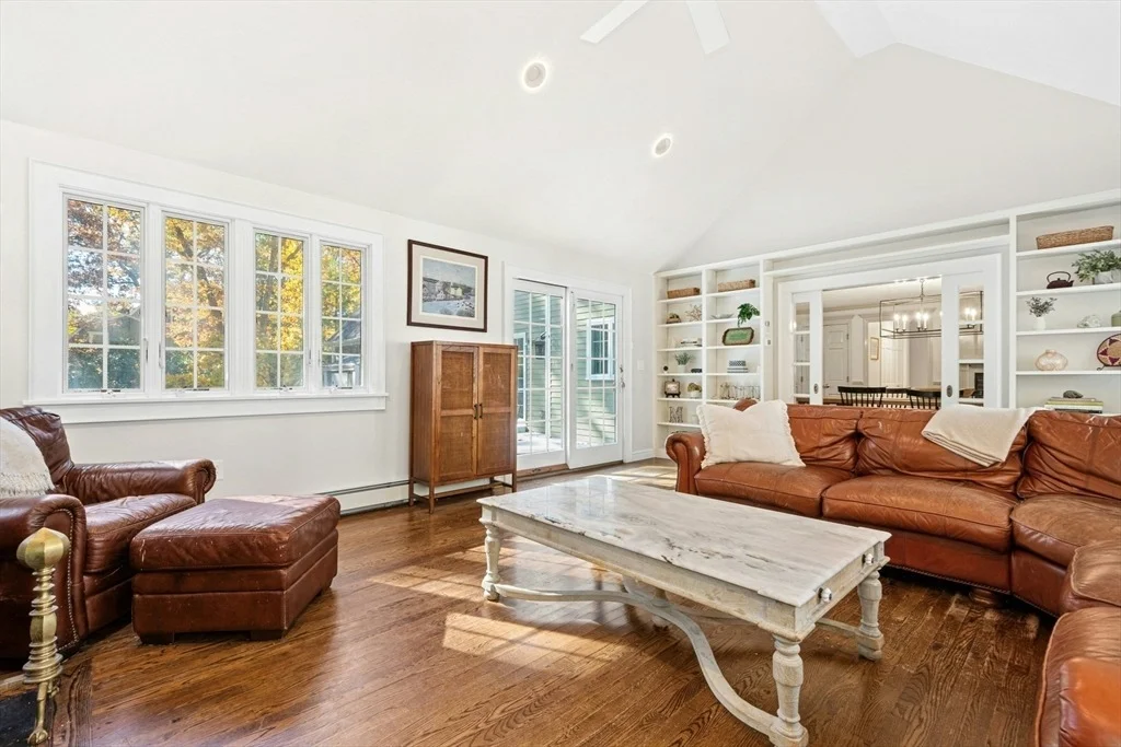 Photo of 266 Willowgate Rise