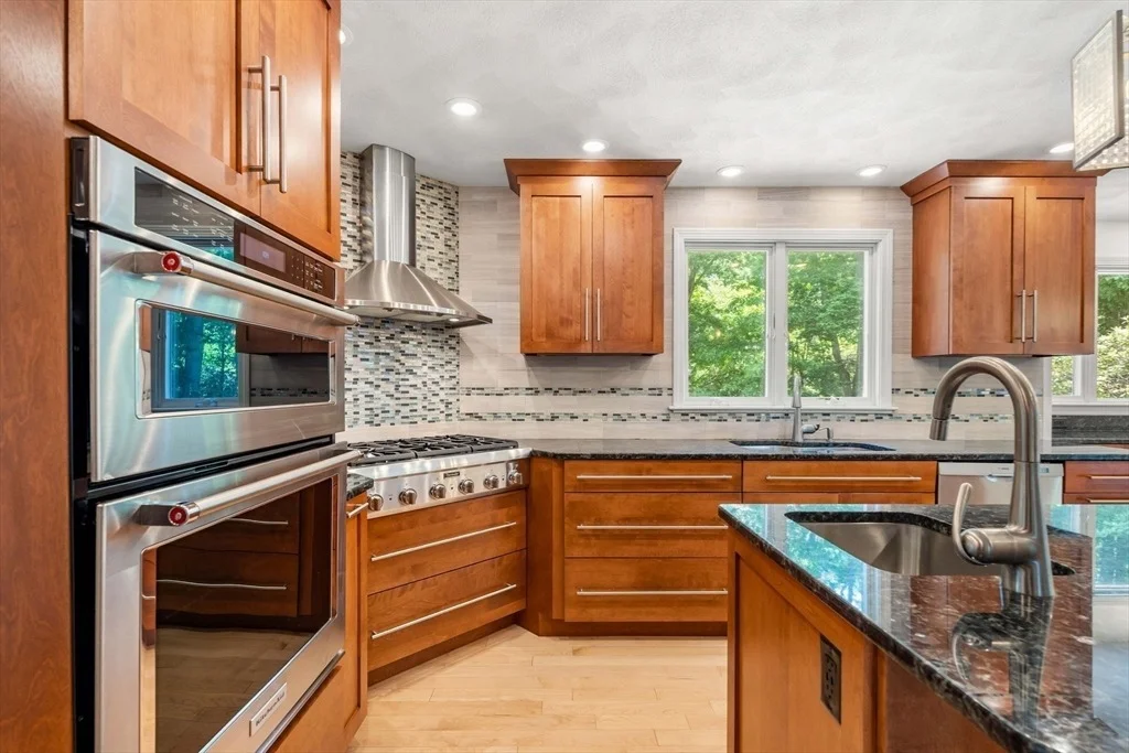 Photo of 18 Equestrian Dr