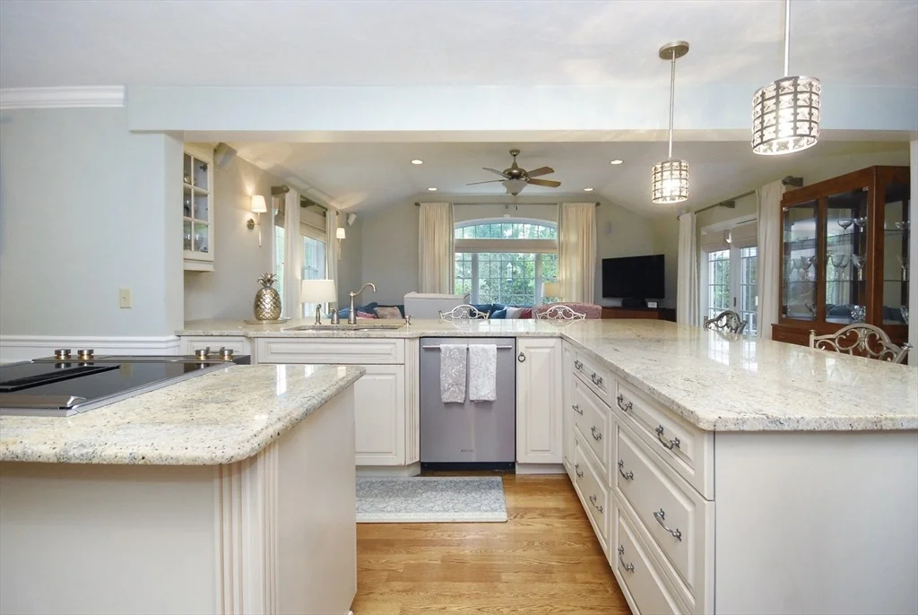 Photo of 2 Blackthorne Cir