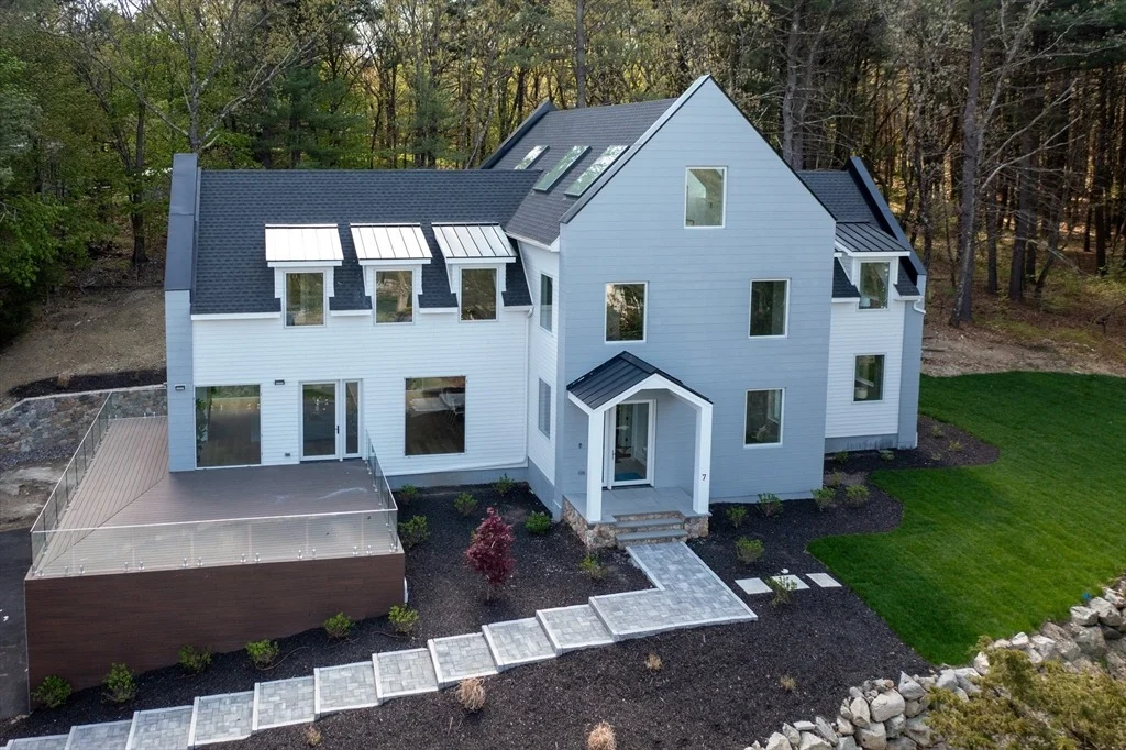 Photo of 7 Whipple Rd