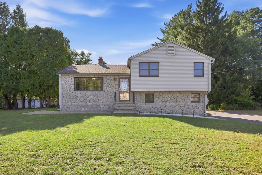 Photo of 98 Meadowlark Dr