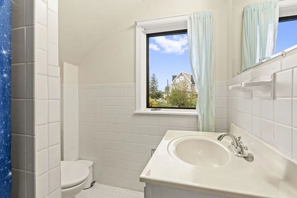 Photo of 48R Tappan Pl