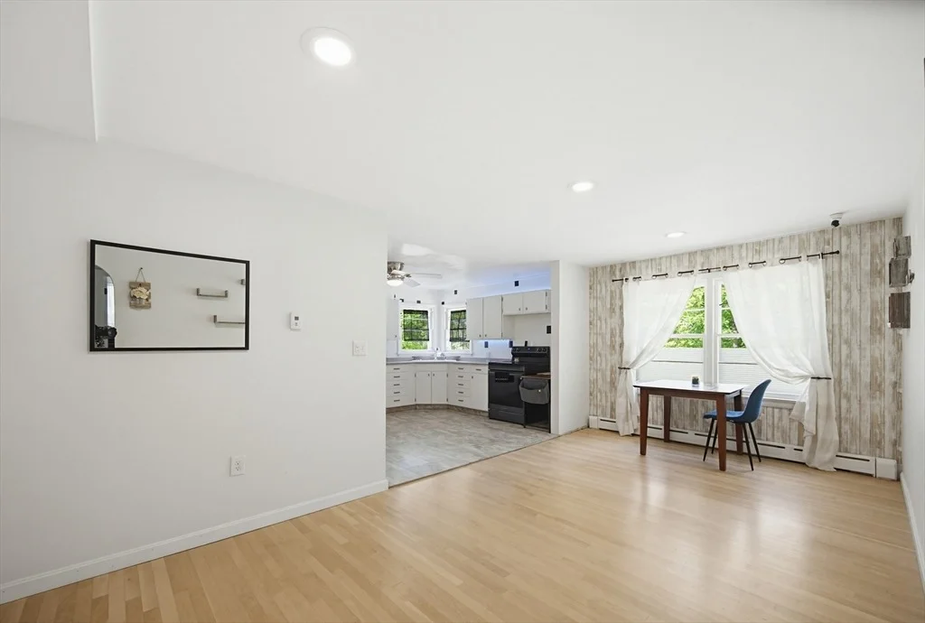 Photo of 101 Edgewater Dr