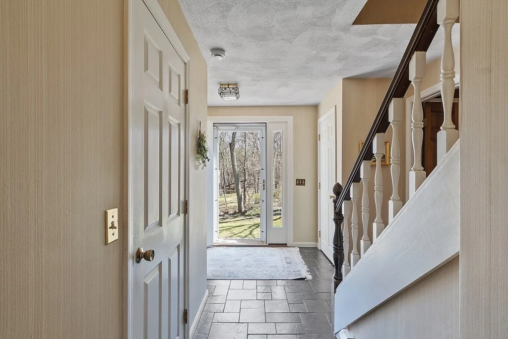 Photo of 16 Stonehill Rd