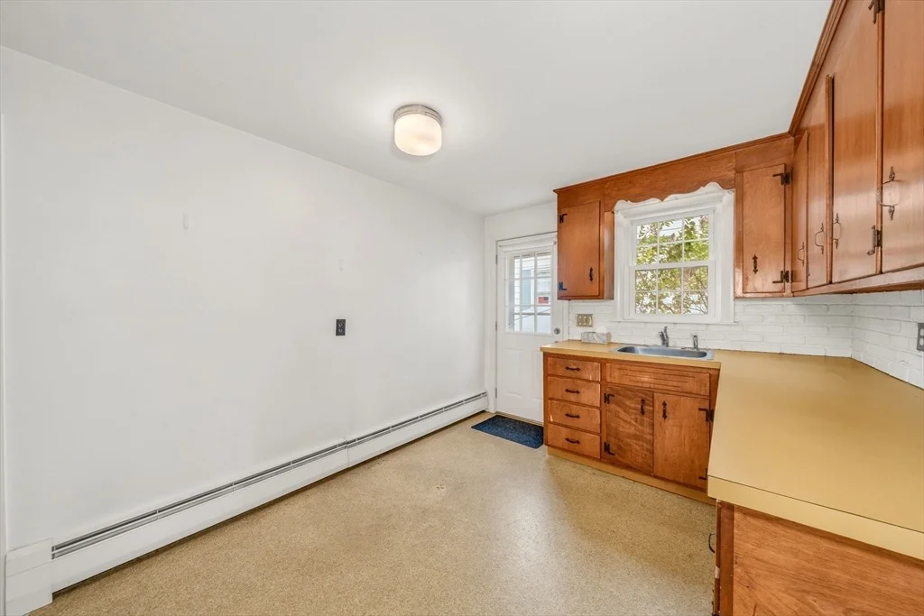 Photo of 100 Assumption Avenue