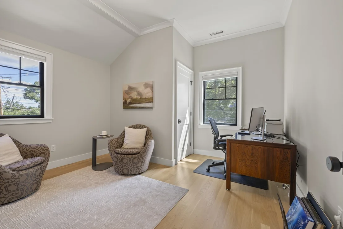 Photo of 579 Centre St