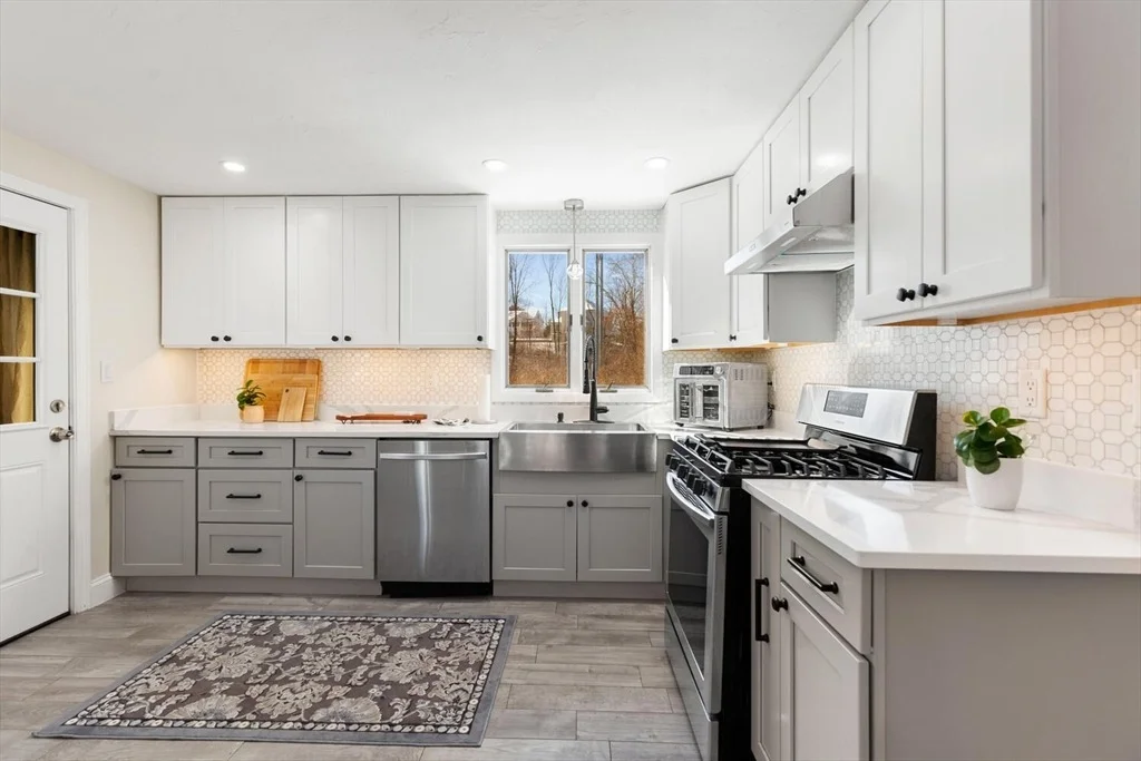 Photo of 77 Bicknell Rd
