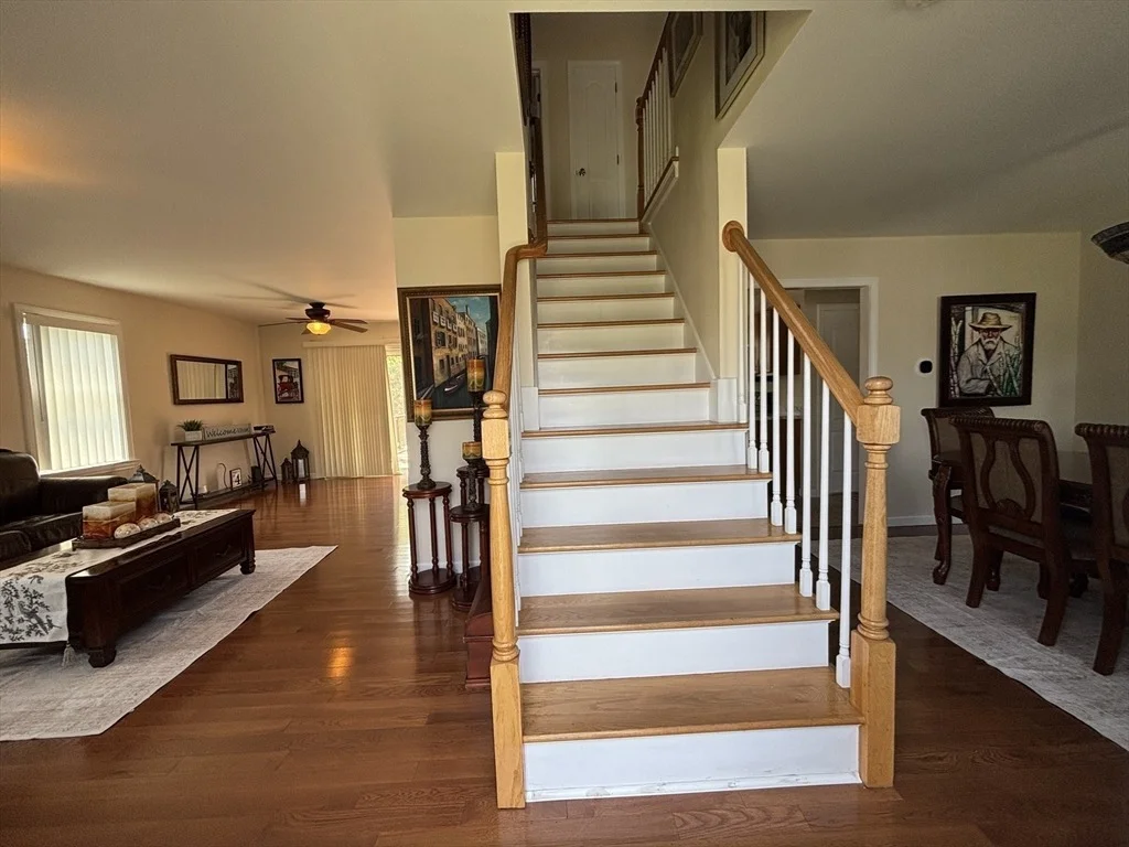 Photo of 266 Christopher Dr