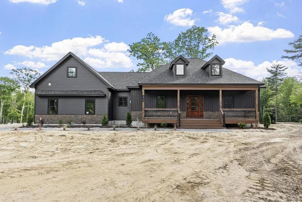 Photo of 275 State Rd