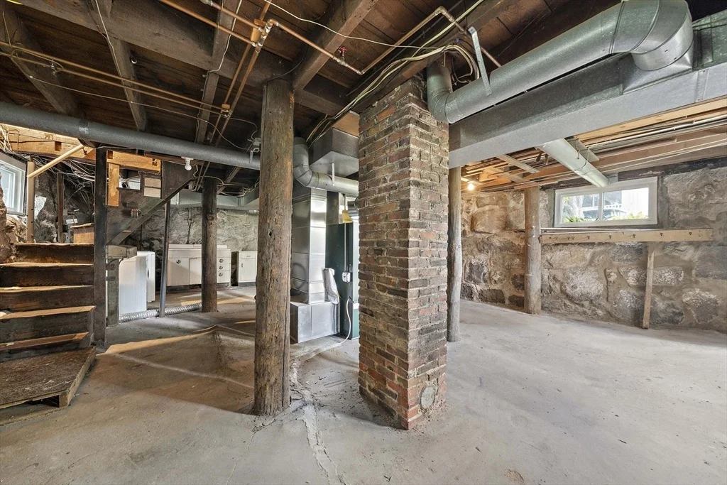 Photo of 8 May Avenue