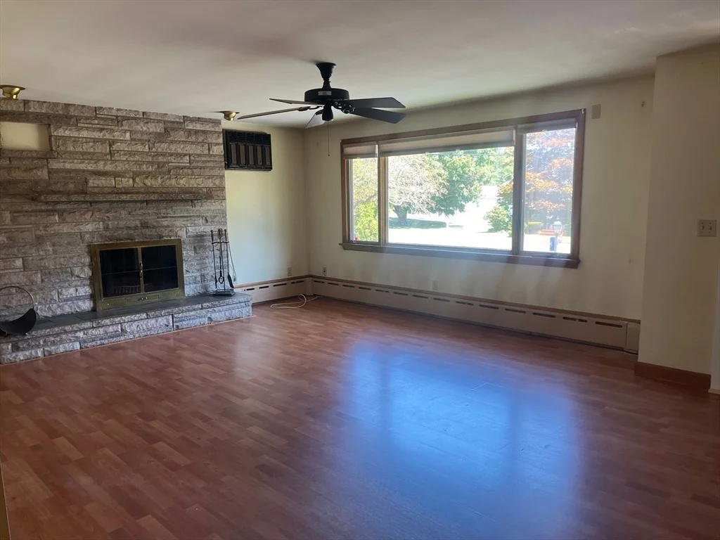 Photo of 17 Silver St Ext