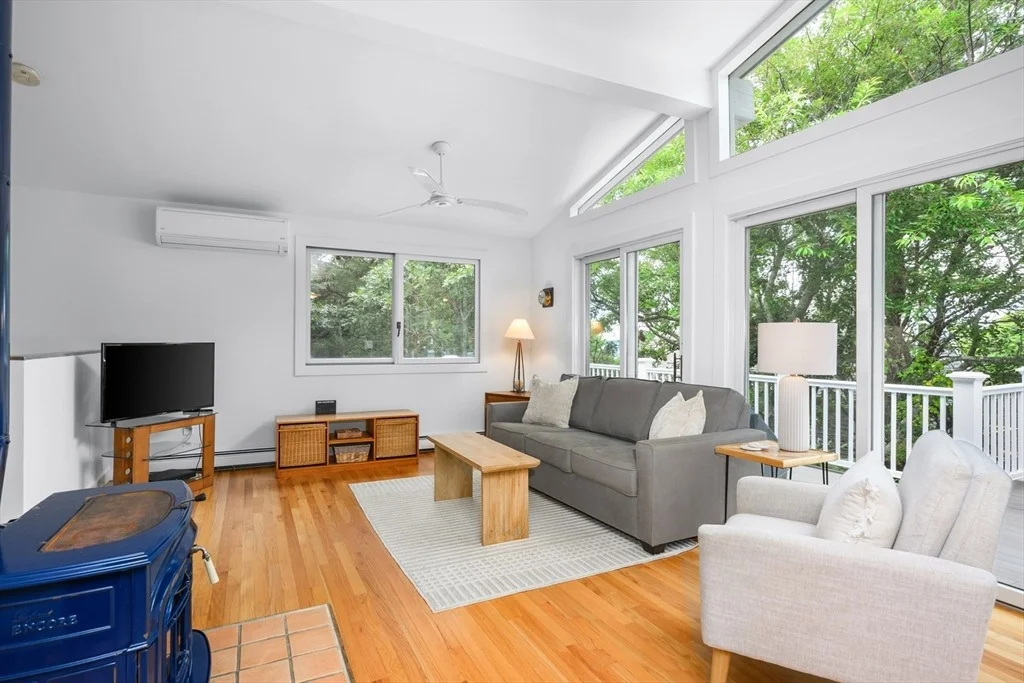 Photo of 80 4th St