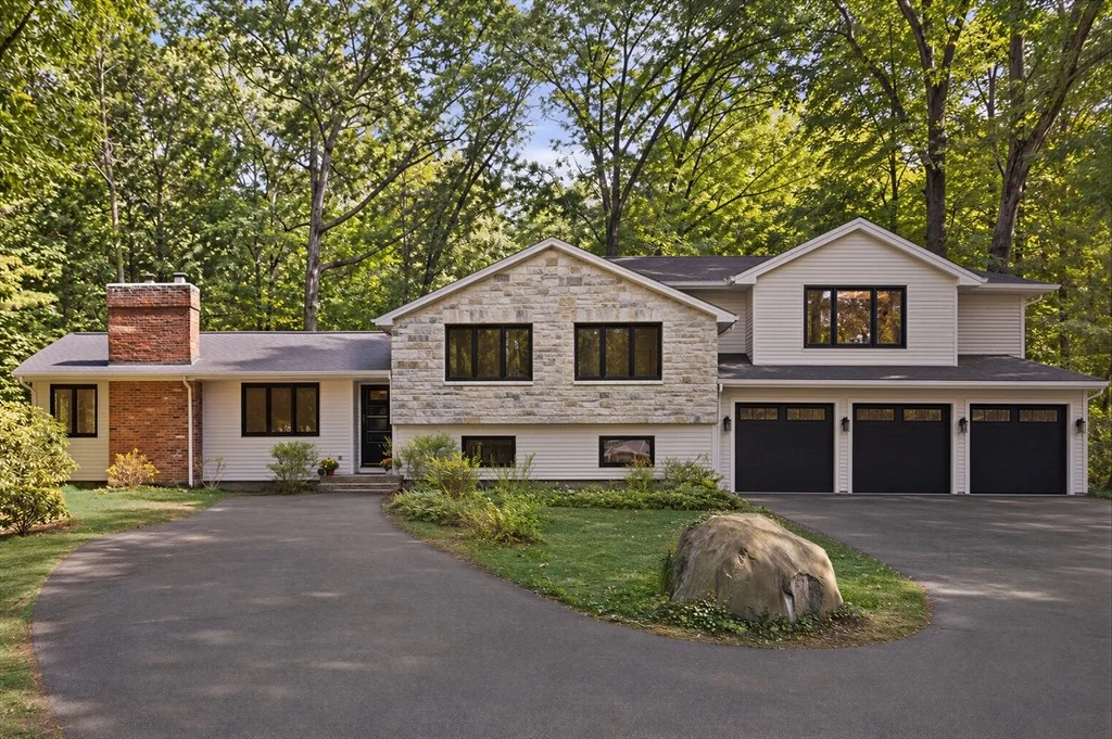 Photo of 20 Algonquin Rd