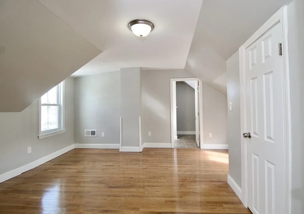 Photo of 63 Bay St