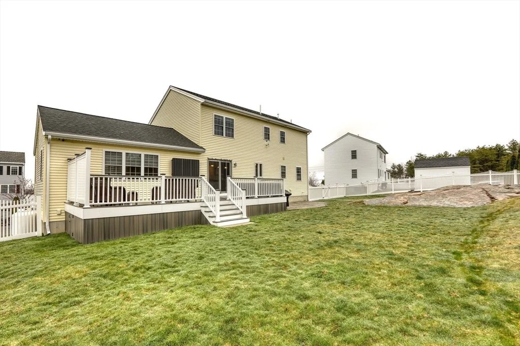 Photo of 44 Gedney Dr