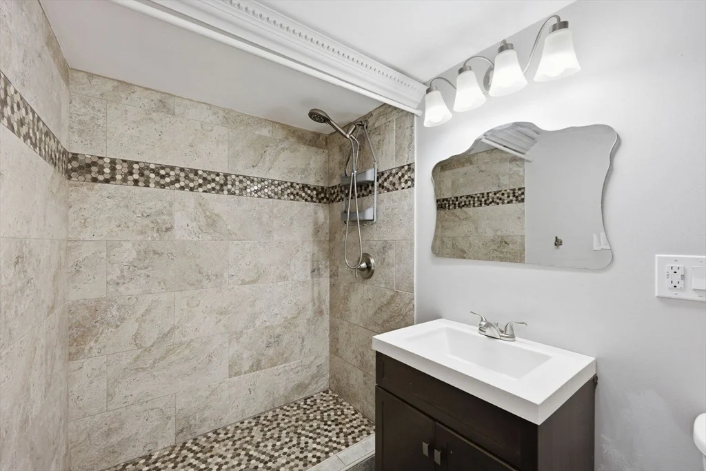 Photo of 28 Drumlin Rd