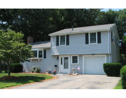 Photo of 39 Greenleaf Cir