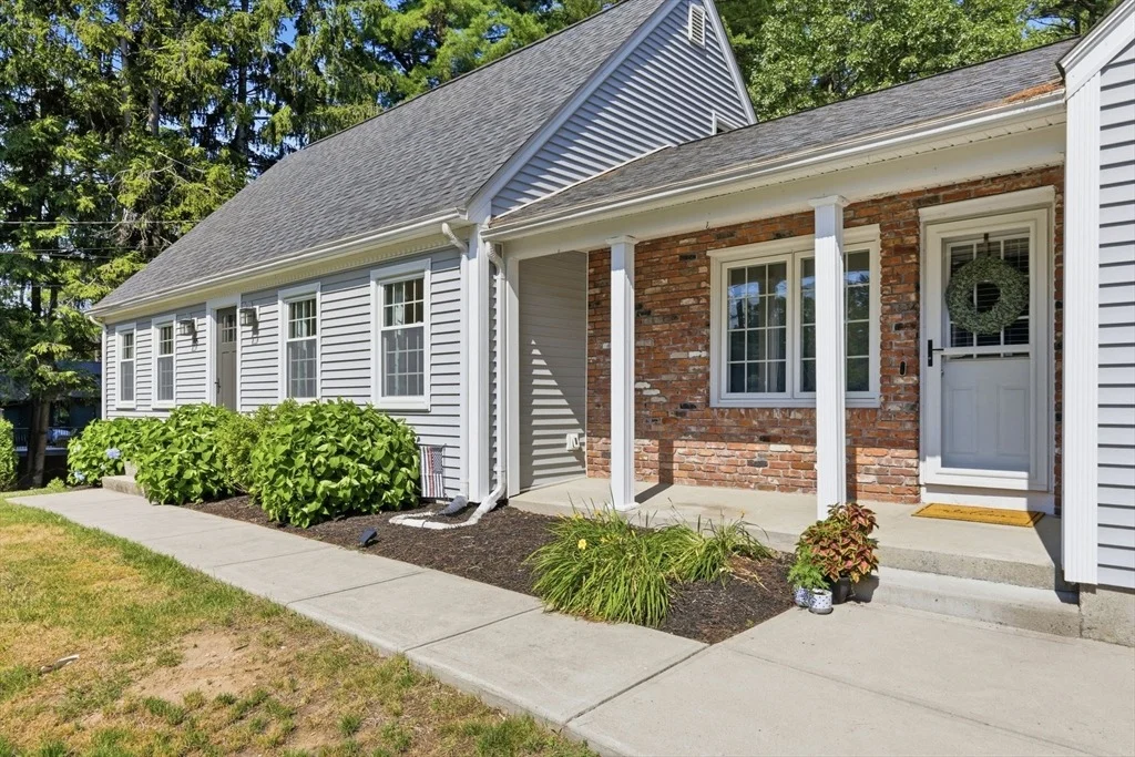 Photo of 175 Pontoosic Rd