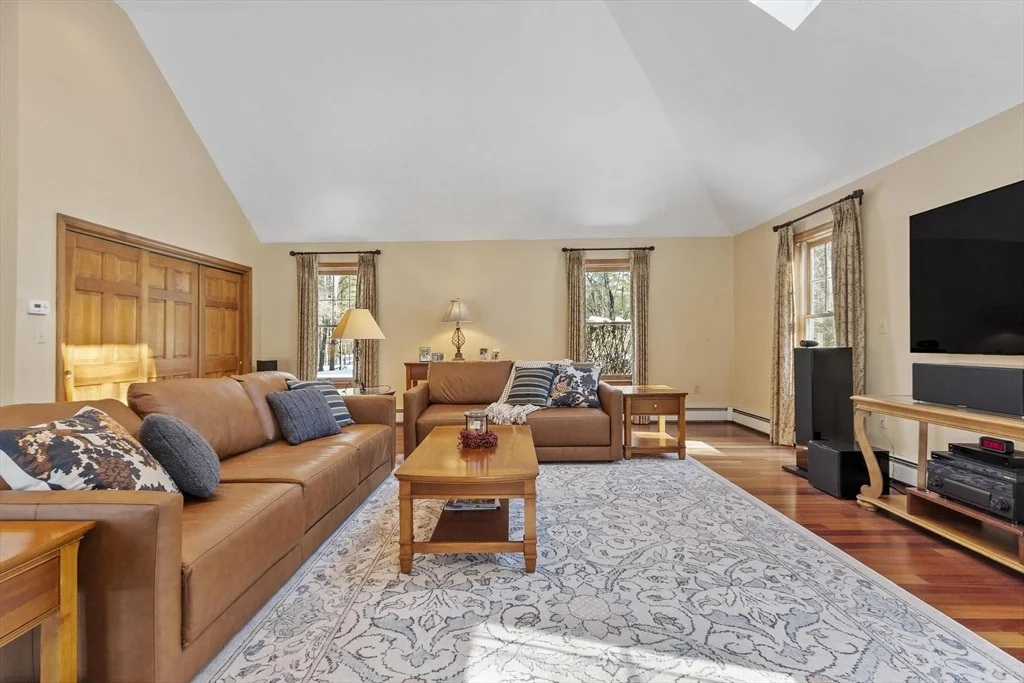 Photo of 9 Blanchard Rd