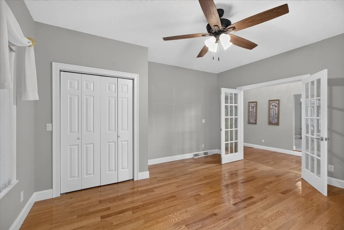 Photo of 31 Hillcrest Cir