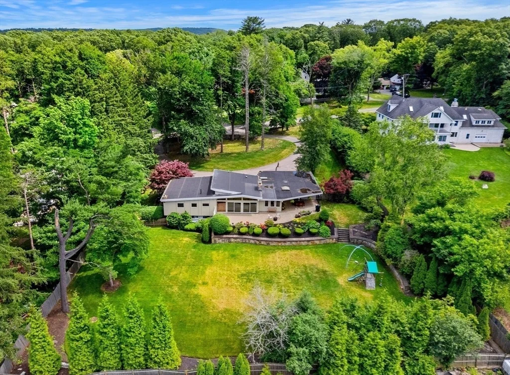 Photo of 285 Brush Hill Rd