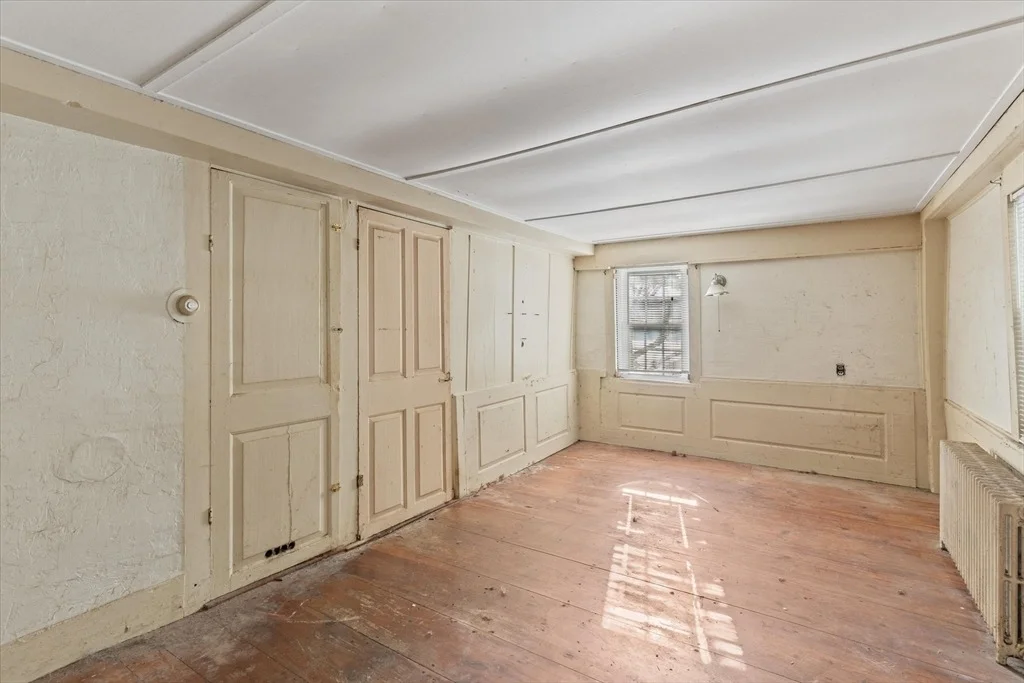 Photo of 153 W. Main St.